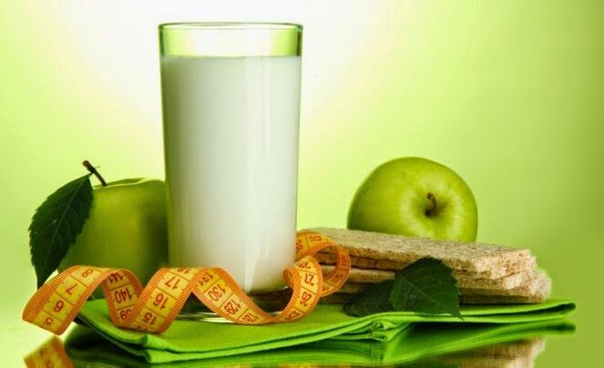Diet mingguan pada kefir boleh ditambah dengan epal